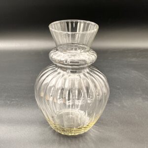 گلدان شیشه ای